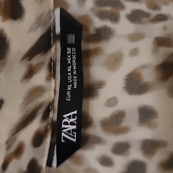 Nwot Zara Semi Sheer Leopard Blouse 🐆 - Picture 2 of 3